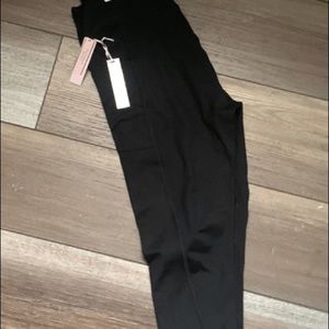 VICTORIA'S SECRET Flow On Point Yoga, barre, 7/8 length leggings Black Size 10